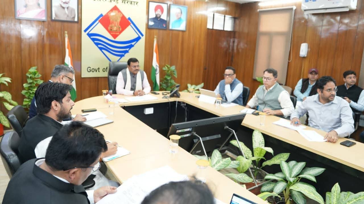 मुख्य सचिव  आनंद बर्द्धन की अध्यक्षता में जल जीवन मिशन से संबंधित सर्वोच्च समिति की बैठक