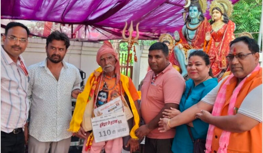 हरिद्वार से 110-वीं बार पवित्र गंगाजल लेकर 83-वर्षीय केशर पाल का प्रेस क्लब शिविर पर हुआ सम्मान।